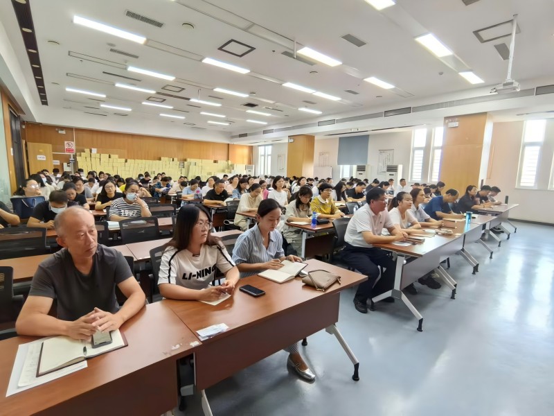 郑州优胜实验中学2024-2025学年暑期教师培训圆满落幕