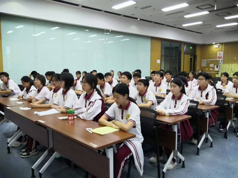 接力新征程 青春再出发——郑州优胜实验中学高一年级召开学自委竞选大会